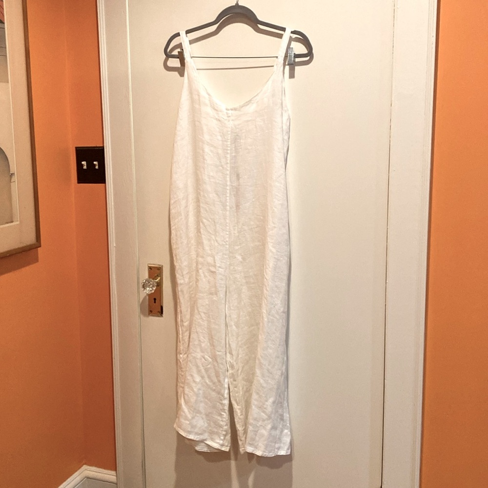 Tempo París white Linen Jumper , XL, NWT. Mid-calf , bell legs , breezy.